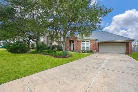 18 Crest Gate Houston TX 77082