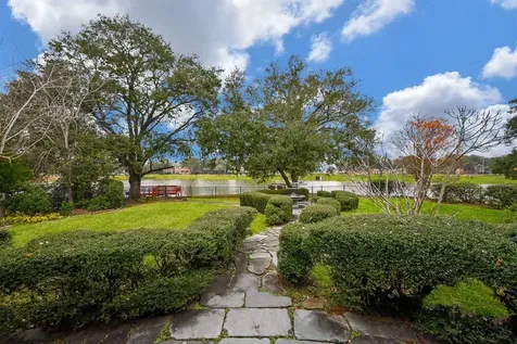 18 Crest Gate Houston TX 77082