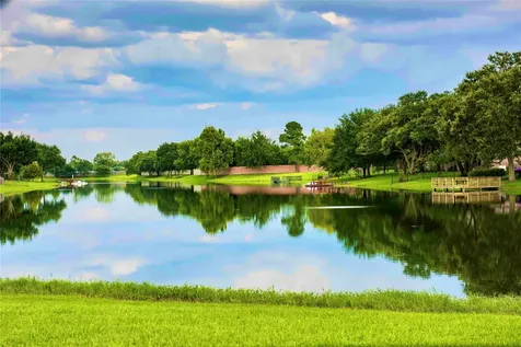 18 Crest Gate Houston TX 77082