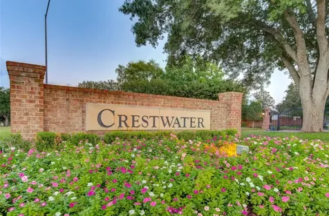 18 Crest Gate Houston TX 77082