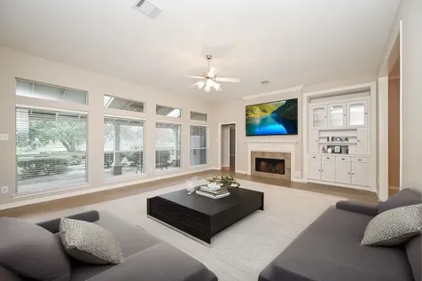 18 Crest Gate Houston TX 77082