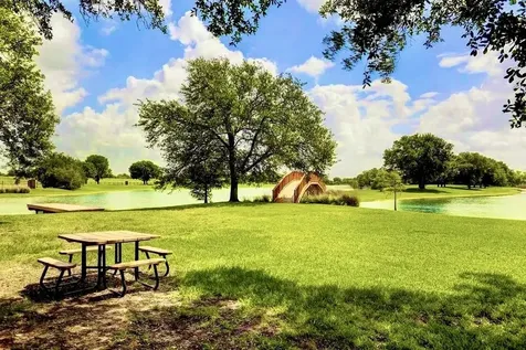 18 Crest Gate Houston TX 77082
