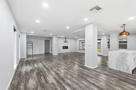 5347 Rutherglenn Drive Houston TX 77096