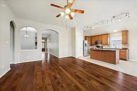 1909 Lazy Hollow Lane Pearland TX 77581