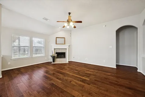 1909 Lazy Hollow Lane Pearland TX 77581