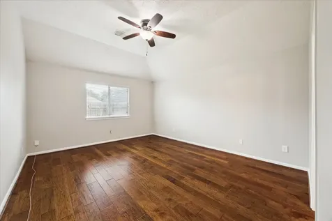 1909 Lazy Hollow Lane Pearland TX 77581