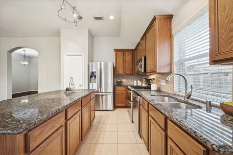 1909 Lazy Hollow Lane Pearland TX 77581