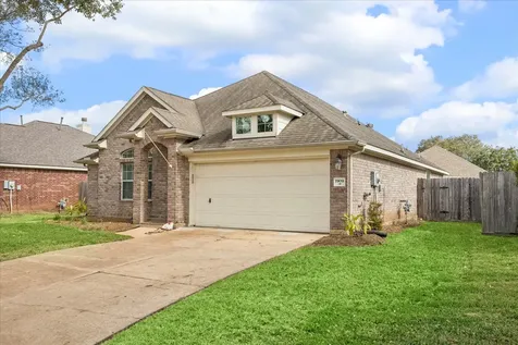 1909 Lazy Hollow Lane Pearland TX 77581