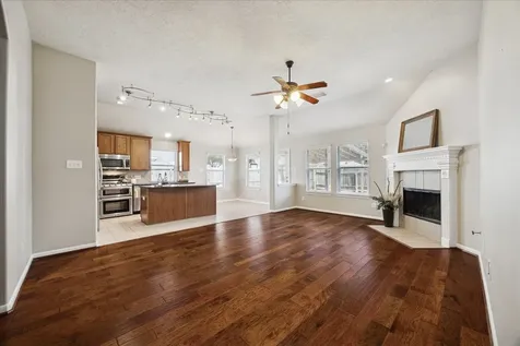 1909 Lazy Hollow Lane Pearland TX 77581