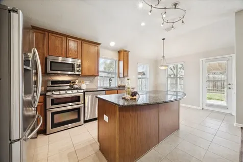 1909 Lazy Hollow Lane Pearland TX 77581
