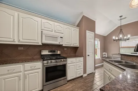 11803 Old Spanish Trail Santa Fe TX 77510