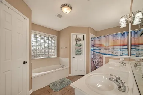 11803 Old Spanish Trail Santa Fe TX 77510