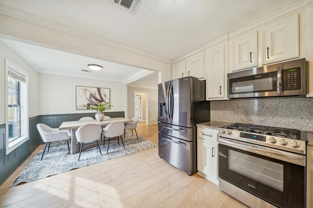 1616 Tabor Street Houston TX 77009