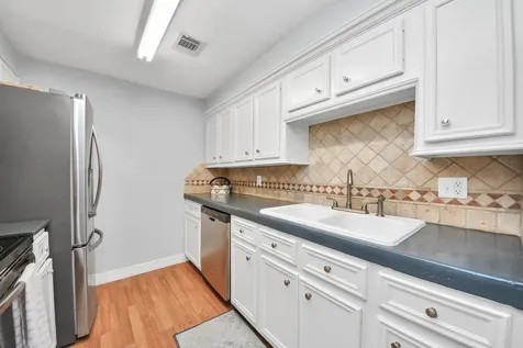 5711 Sugar Hill Drive 117 Houston TX 77057