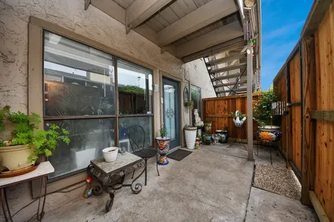 5711 Sugar Hill Drive 117 Houston TX 77057