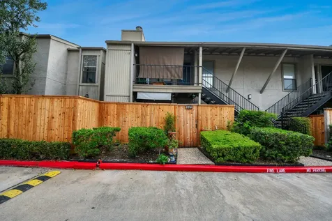 5711 Sugar Hill Drive 117 Houston TX 77057