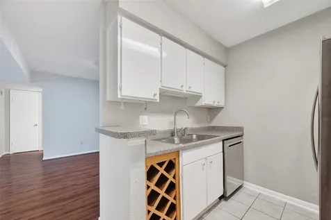 3700 W Clay Street 244 Houston TX 77019