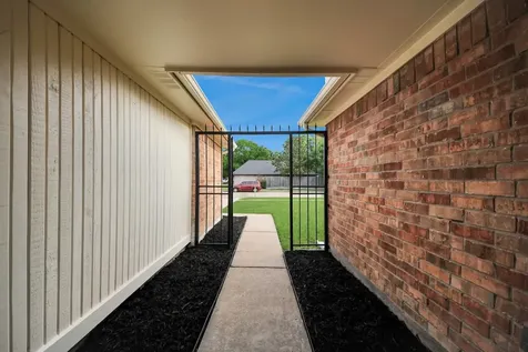 14219 Swanfield Drive Houston TX 77083
