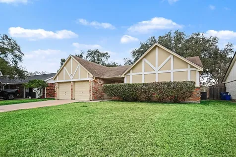 15727 Blackhawk Boulevard Friendswood TX 77546