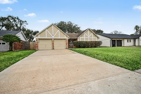 15727 Blackhawk Boulevard Friendswood TX 77546