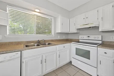12200 Overbrook Lane 38d Houston TX 77077