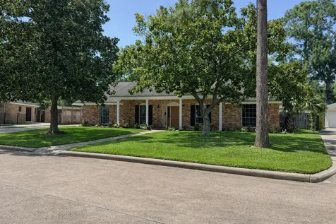 18210 Barbuda Lane Nassau Bay TX 77058