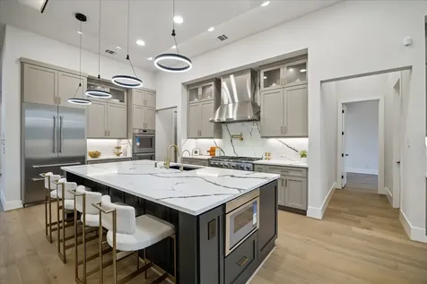 4714 Tamarisk Street Bellaire TX 77401
