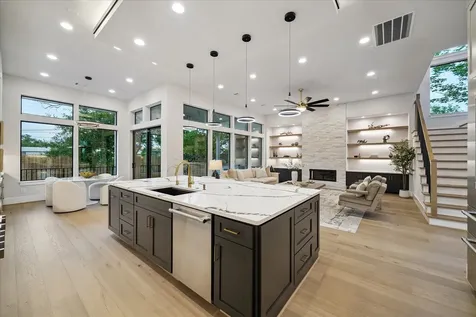 4714 Tamarisk Street Bellaire TX 77401