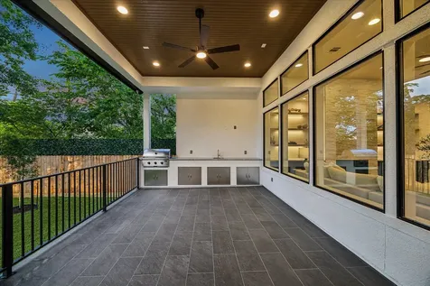 4714 Tamarisk Street Bellaire TX 77401