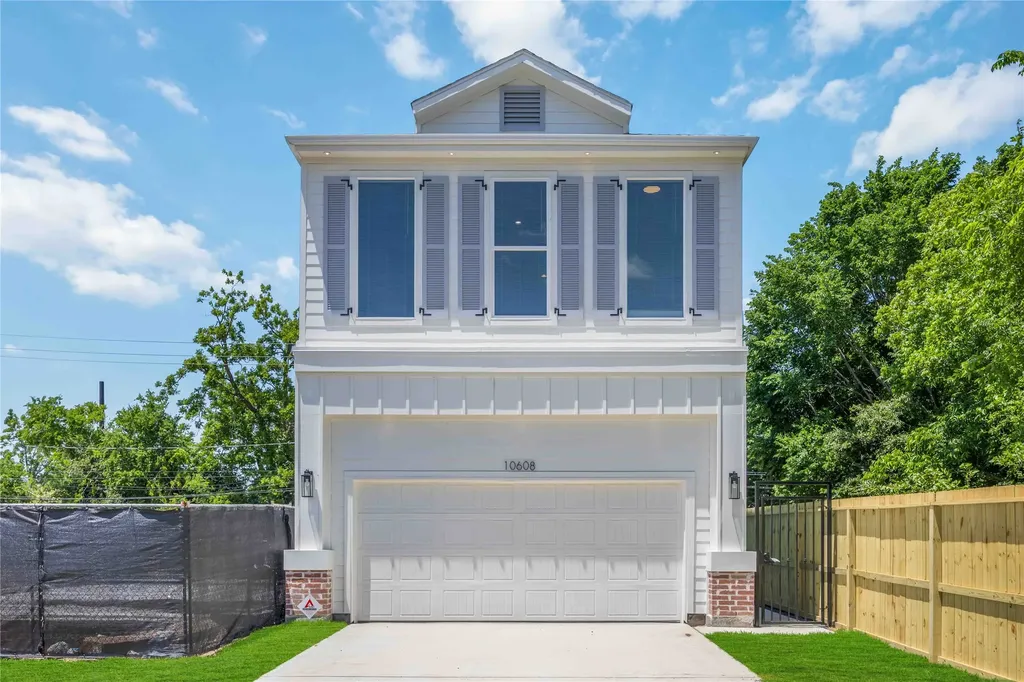 10608 Ashville Drive Houston TX 77051