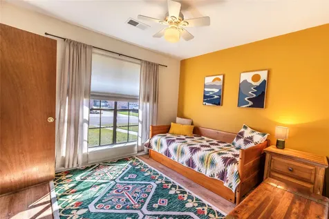 204 Briarwood Drive Bellville TX 77418