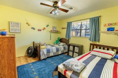 204 Briarwood Drive Bellville TX 77418