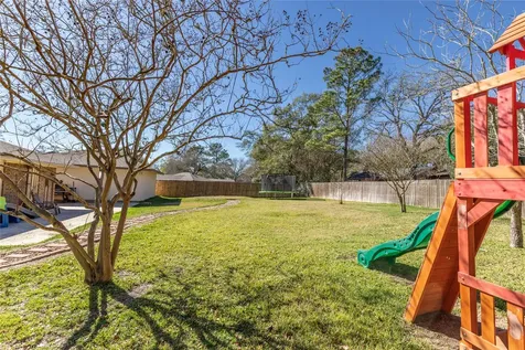 204 Briarwood Drive Bellville TX 77418
