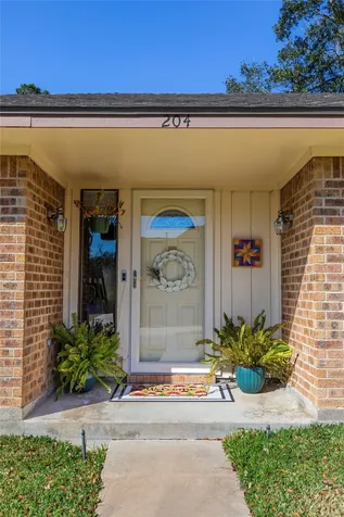 204 Briarwood Drive Bellville TX 77418
