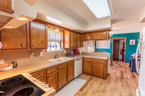 204 Briarwood Drive Bellville TX 77418