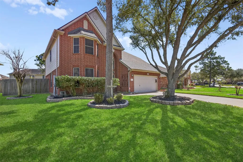 405 Gastonbury Court League City TX 77573
