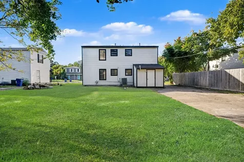 1126 1st Avenue N Texas City TX 77590