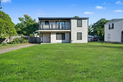 1126 1st Avenue N Texas City TX 77590