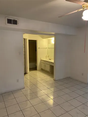 5625 Antoine Drive 412 Houston TX 77091