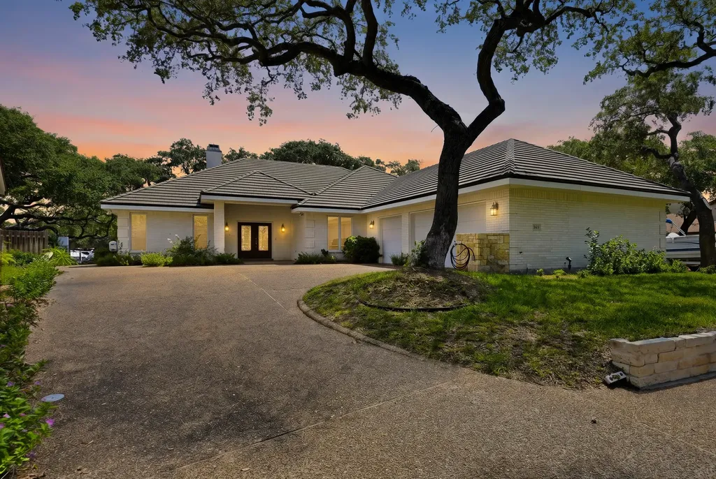 2513 Turkey Neck Circle Rockport TX 78382