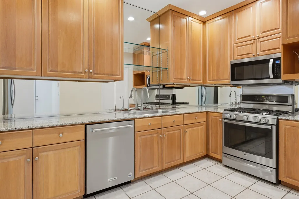 2513 Turkey Neck Circle Rockport TX 78382