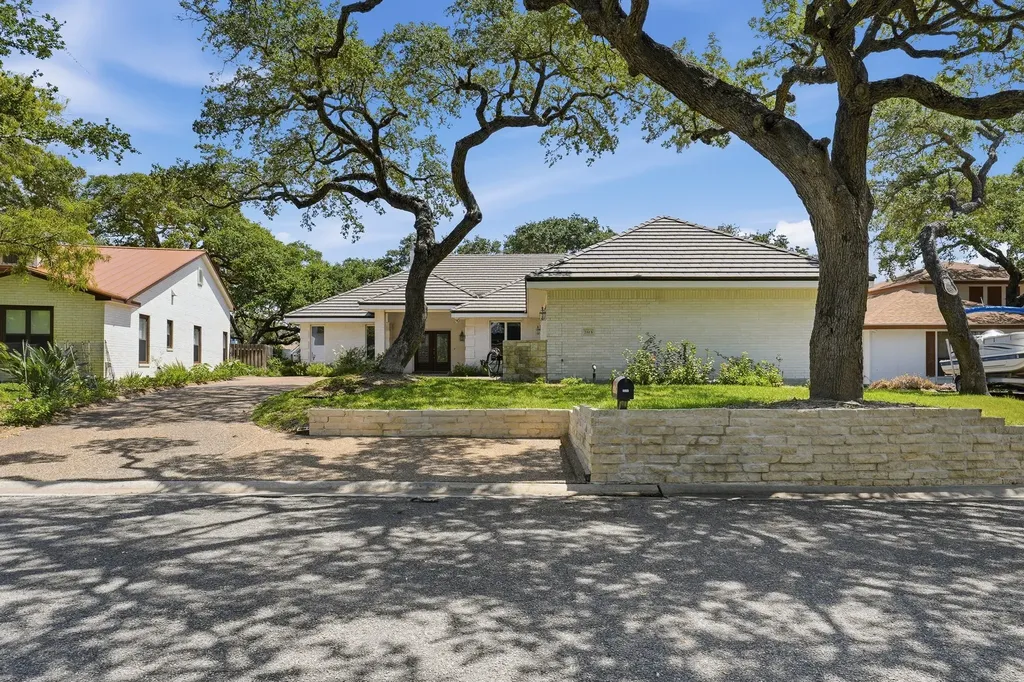 2513 Turkey Neck Circle Rockport TX 78382
