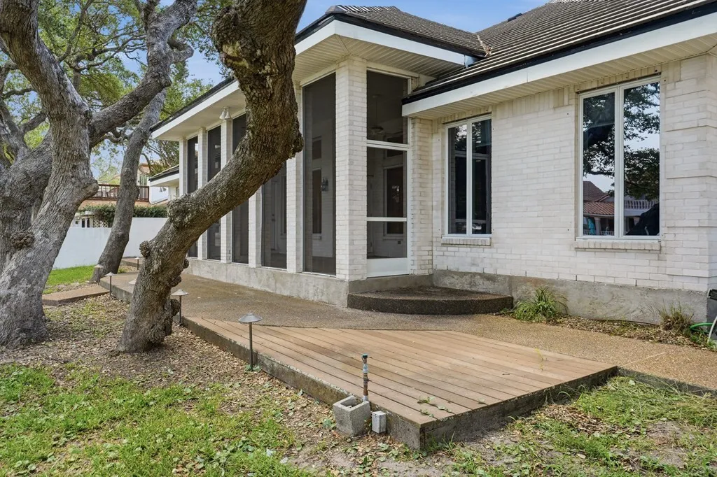 2513 Turkey Neck Circle Rockport TX 78382