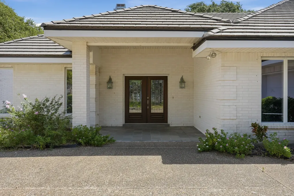 2513 Turkey Neck Circle Rockport TX 78382