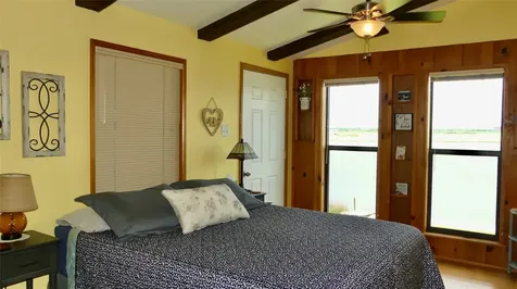 4432 Swan Street Hitchcock TX 77563