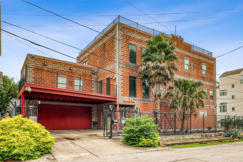 1607 E Bonner Street Houston TX 77007