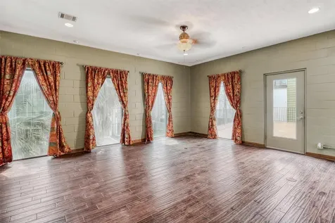 1607 E Bonner Street Houston TX 77007