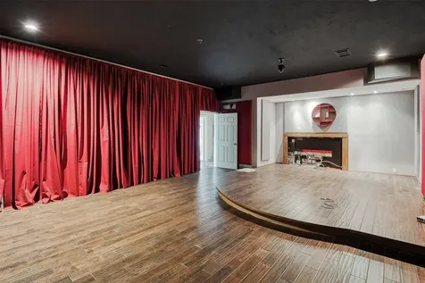 1607 E Bonner Street Houston TX 77007