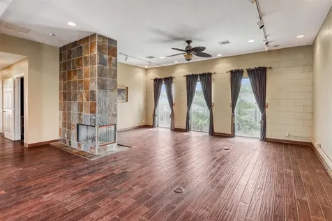 1607 E Bonner Street Houston TX 77007