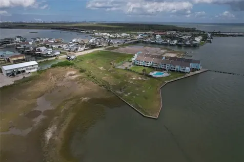 665 Tiki Drive 513 Tiki Island TX 77554